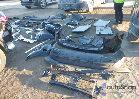 2025 Mercedes-Benz Glc 300 4Matic Suv z USA, uszkodzony, nr VIN W1NKM4HB0SU083377